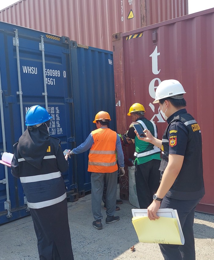 Containerized Cargo 1